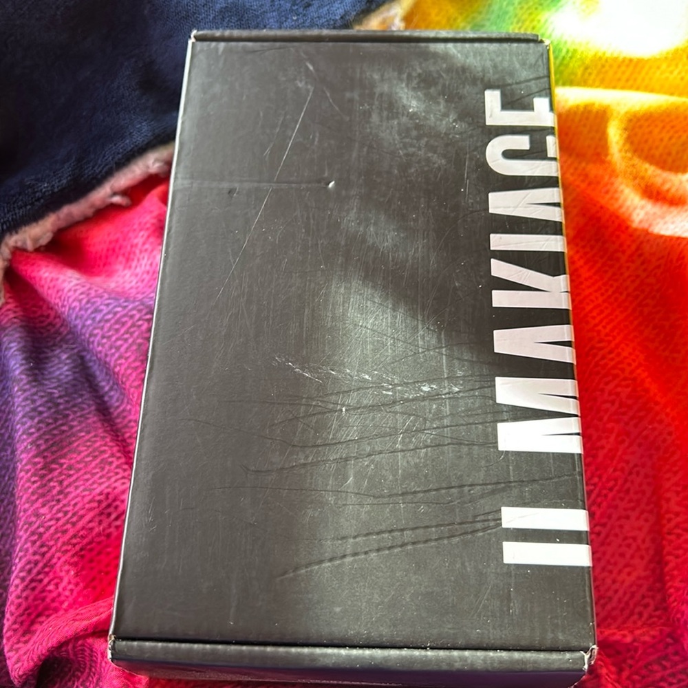 IL MAKIAGE Woke up like this #60.  BNIB.